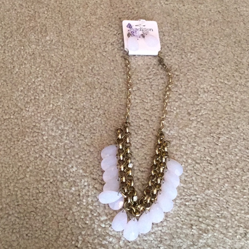 Madison Avenue necklace set. Nwot